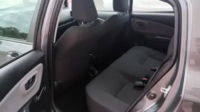 Toyota Yaris 2018 - 12500 EUR, 68000 km - AUTO.MOTO.pt - 68000km - foto 13 de 24