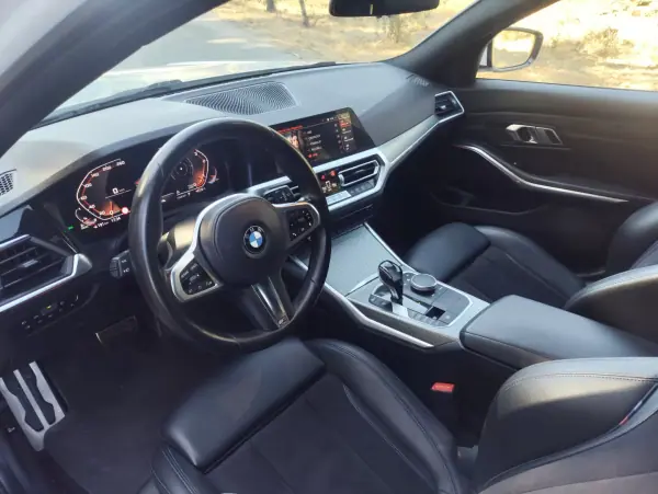 BMW 318 2021 - 27900 EUR, 115476 km - AUTO.MOTO.pt - 115476km - foto 19 de 24