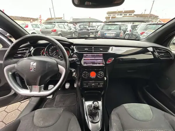 Citroën DS3 2010 - 7000 EUR, 287000 km - AUTO.MOTO.pt - 287000km - foto 12 de 13
