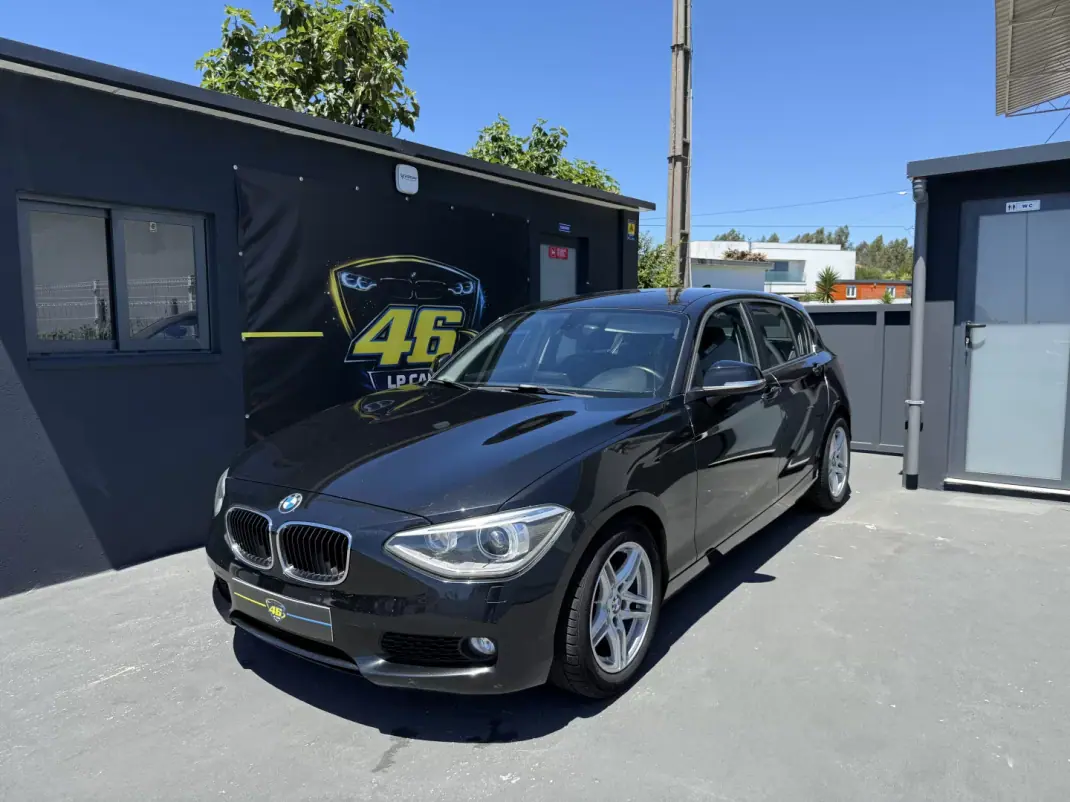 BMW 116 2012 - 10500 EUR, 220000 km - AUTO.MOTO.pt - 220000km - foto 1 de 19