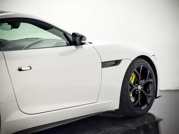 Jaguar F-Type 2020 - 52500 EUR, 77800 km - AUTO.MOTO.pt - 77800km - foto 26 de 27