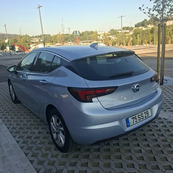 Opel Astra 2017 - 10500 EUR, 200000 km - AUTO.MOTO.pt - 200000km - foto 5 de 15