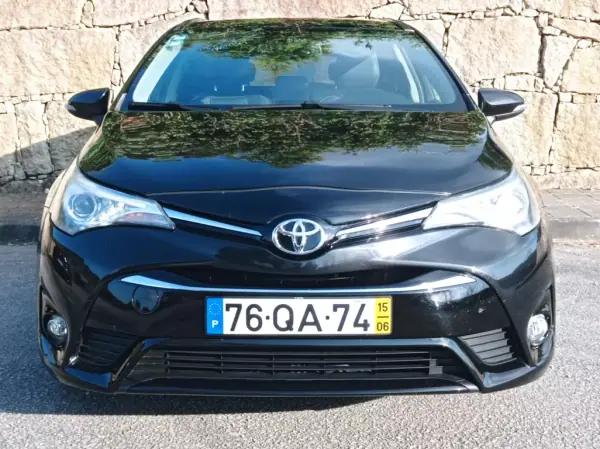 Toyota Avensis Touring Sports 2015 - 15490 EUR, 118500 km - AUTO.MOTO.pt - 118500km - foto 5 de 18