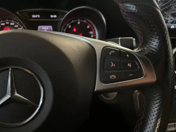 Mercedes-Benz A 180 2018 - 17750 EUR, 222000 km - AUTO.MOTO.pt - 222000km - foto 20 de 33