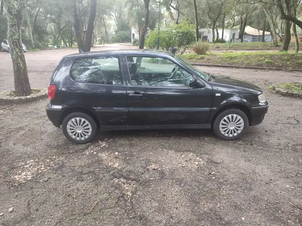 Volkswagen Polo 2001 - 1300 EUR, 228796 km - AUTO.MOTO.pt - 228796km - foto 6 de 15
