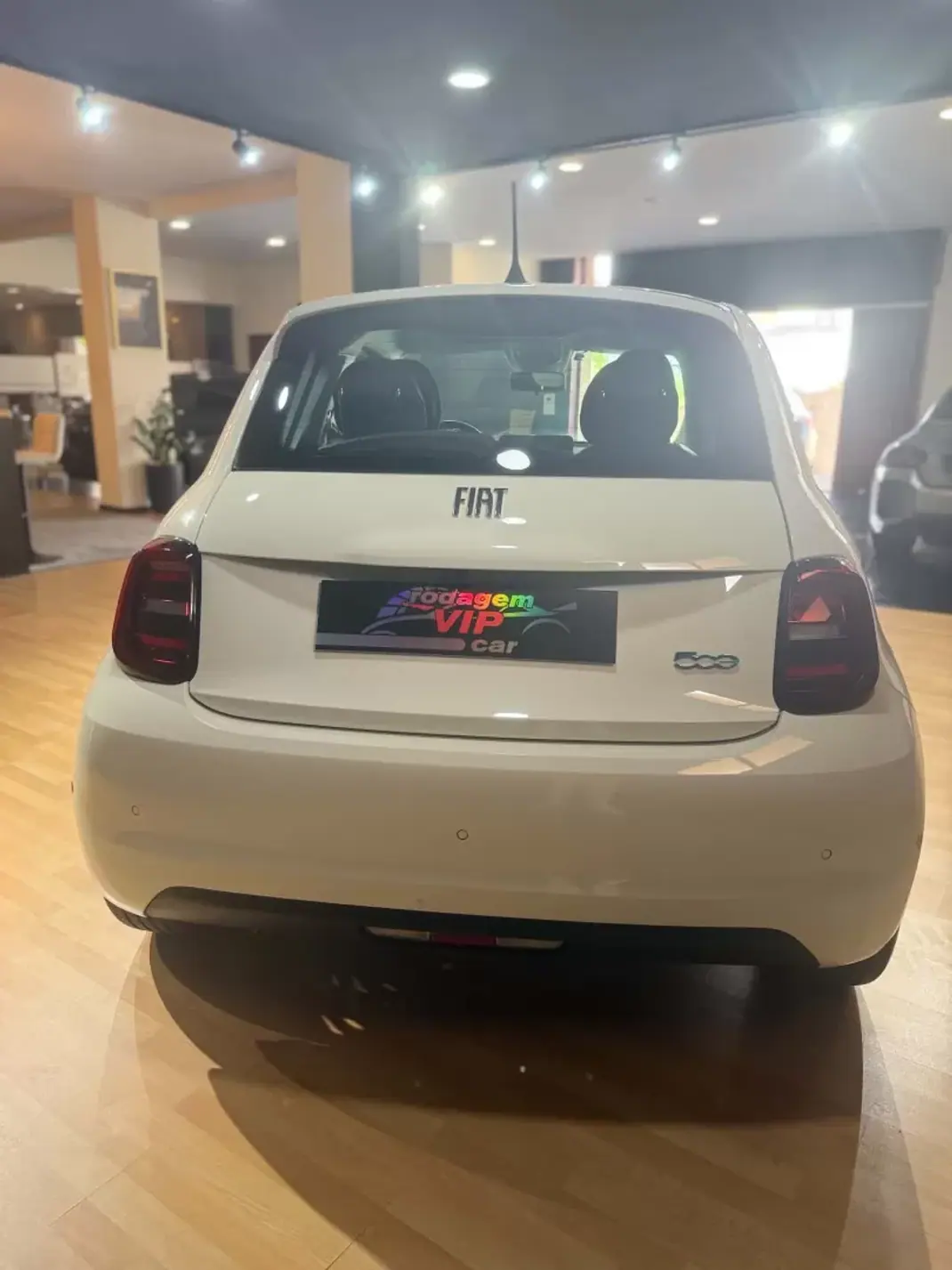 Fiat 500e 2021 - 16999 EUR, 18600 km - 18600km - foto 16 de 16