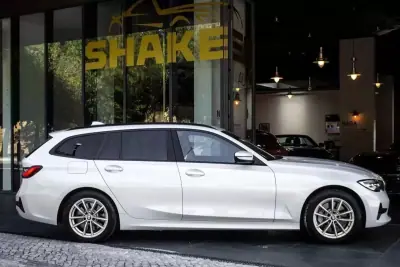BMW 330 2020 - 29990 EUR, 90950 km - AUTO.MOTO.pt - 90950km - foto 5 de 29