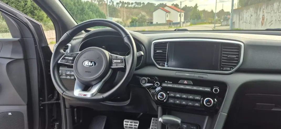 Kia Sportage 2020 - 20000 EUR, 99000 km - AUTO.MOTO.pt - 99000km - foto 8 de 28