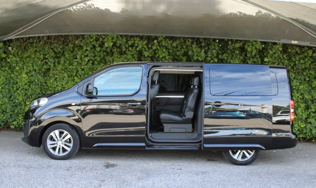 Peugeot Traveller 2019 - 32900 EUR, 115000 km - 115000km - foto 9 de 24