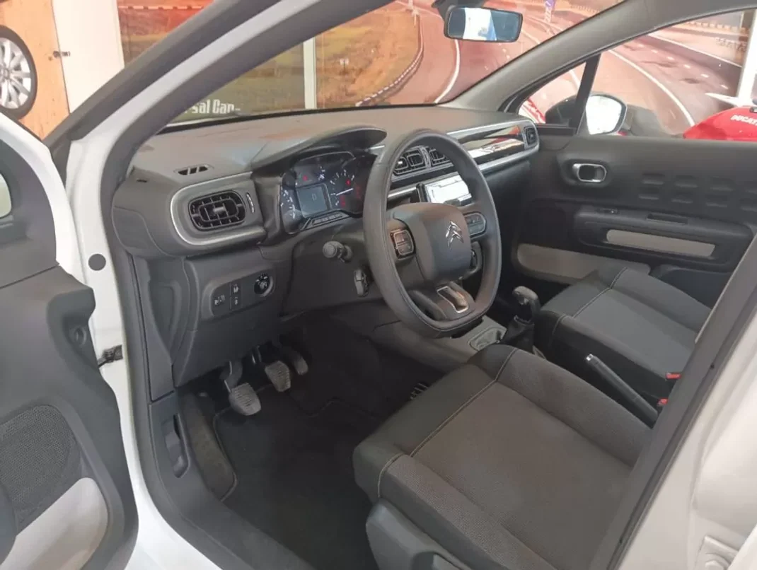 Citroën C3 2018 - 13800 EUR, 156000 km - AUTO.MOTO.pt - 156000km - foto 4 de 14