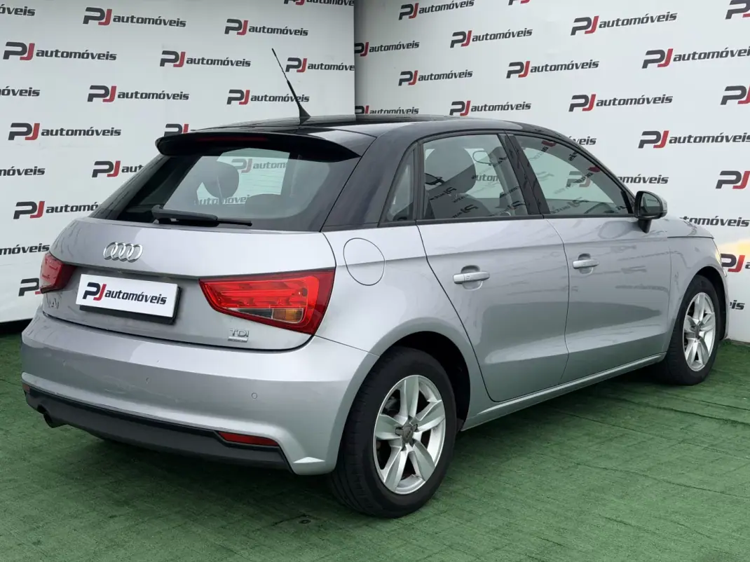 Audi A1 Sportback 2015 - 13990 EUR, 101817 km - AUTO.MOTO.pt - 101817km - foto 9 de 10