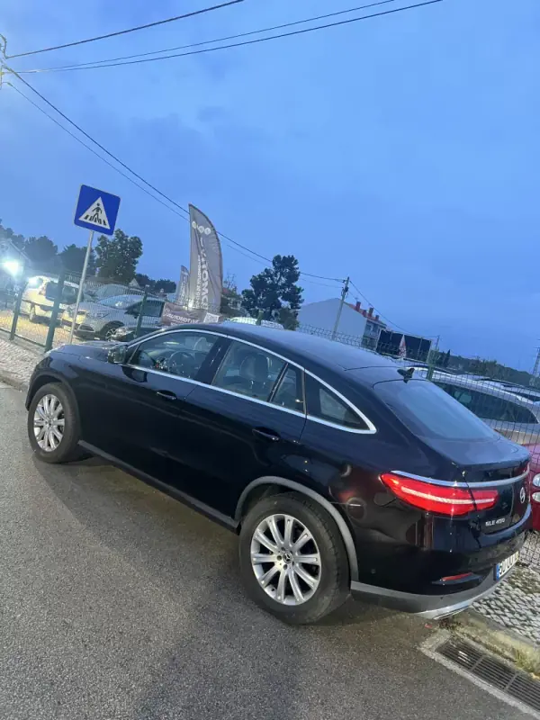 Mercedes-Benz GLE 400 2018 - 56999 EUR, 144000 km - AUTO.MOTO.pt - 144000km - foto 2 de 7