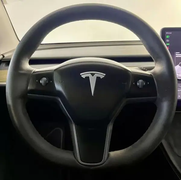 Tesla Model Y 2023 - 35450 EUR, 75000 km - AUTO.MOTO.pt - 75000km - foto 13 de 39