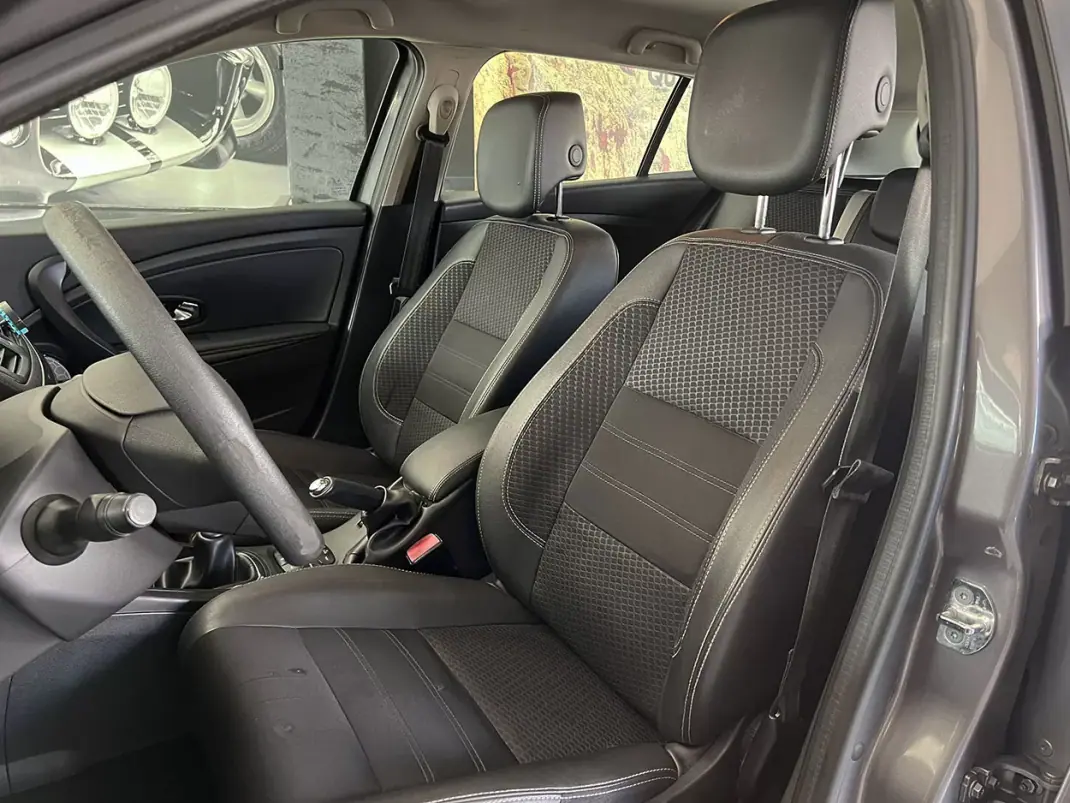 Renault Mégane Sport Tourer 2018 - 6900 EUR, 227985 km - AUTO.MOTO.pt - 227985km - foto 7 de 13