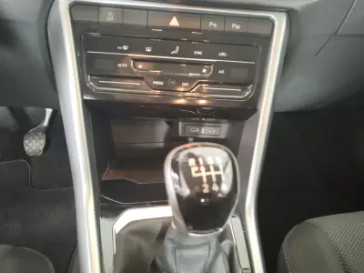 Volkswagen T-Roc 2024 - 24990 EUR, 124830 km - AUTO.MOTO.pt - 124830km - foto 5 de 12