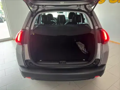 Peugeot 2008 2018 - 13900 EUR, 92880 km - AUTO.MOTO.pt - 92880km - foto 11 de 12