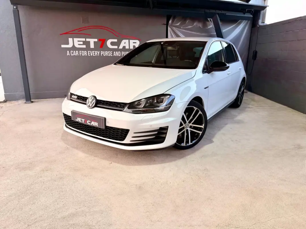 Volkswagen Golf 2016 - 21990 EUR, 142928 km - AUTO.MOTO.pt - 142928km - foto 1 de 23