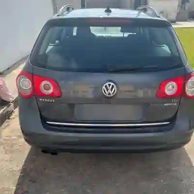 Volkswagen Passat Variant 2010 - 6500 EUR, 267616 km - foto 3 de 15