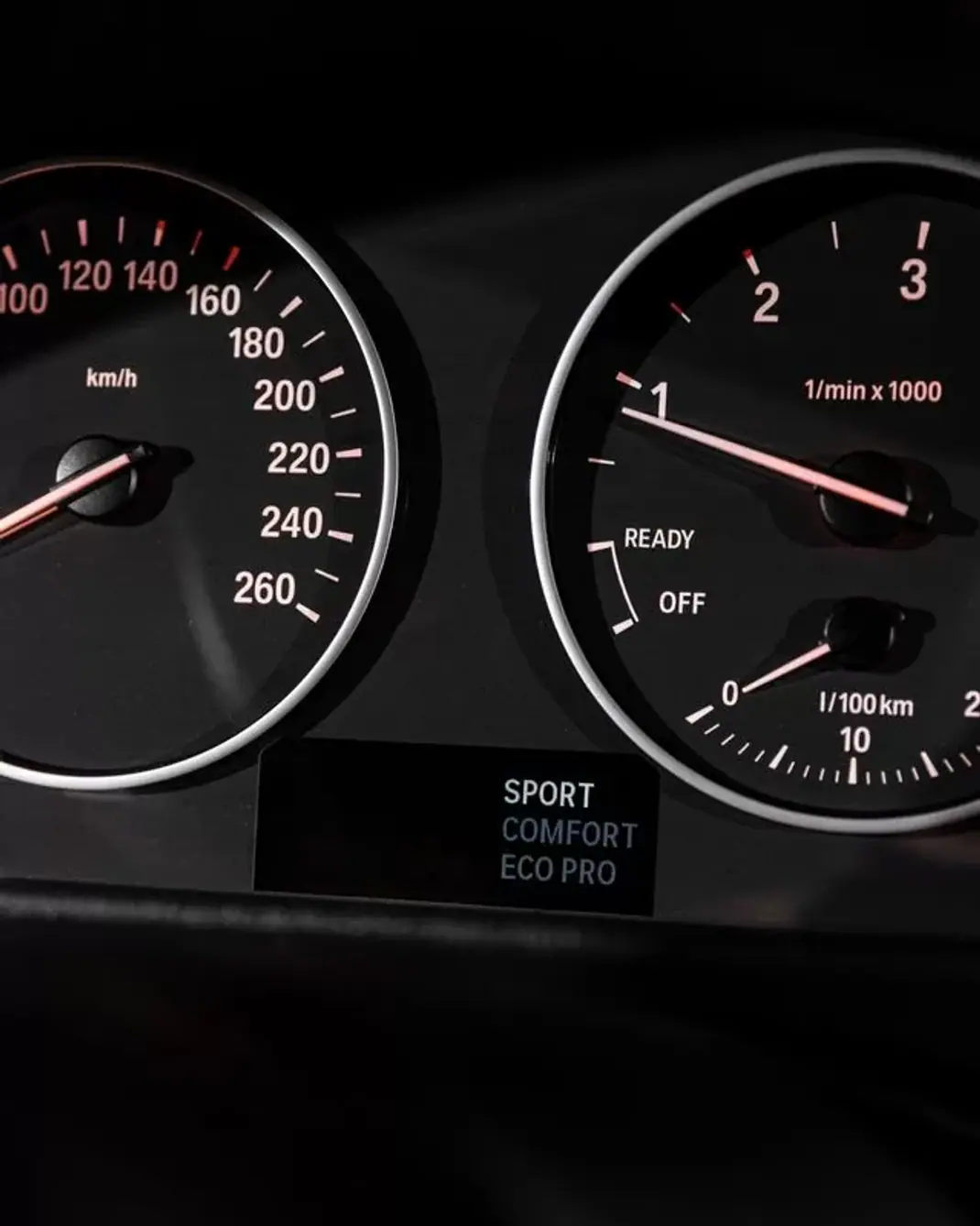 BMW 320 2013 - 18450 EUR, 190000 km - AUTO.MOTO.pt - 190000km - foto 20 de 25