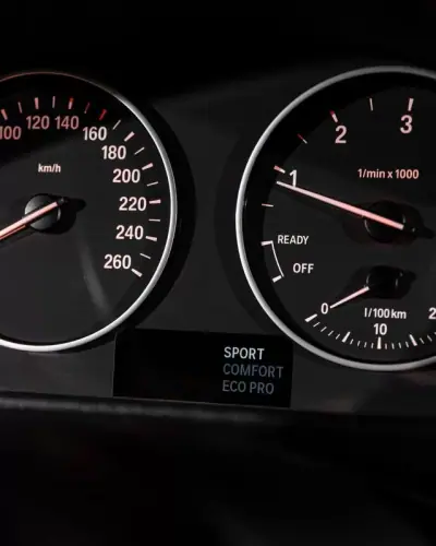 BMW 320 2013 - 18450 EUR, 190000 km - AUTO.MOTO.pt - 190000km - foto 20 de 25