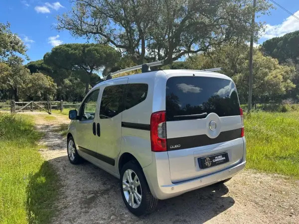 Fiat Qubo 2014 - 5700 EUR, 215000 km - AUTO.MOTO.pt - 215000km - foto 4 de 8