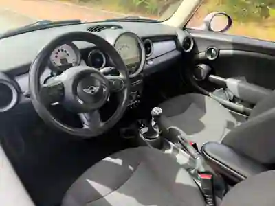 MINI Cooper 2011 - 7000 EUR, 175000 km - AUTO.MOTO.pt - 175000km - foto 8 de 13