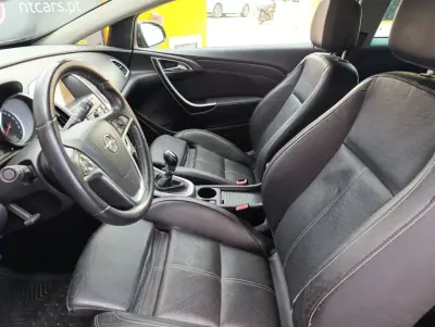 Opel Astra GTC 2012 - 11900 EUR, 95263 km - AUTO.MOTO.pt - 95263km - foto 12 de 22