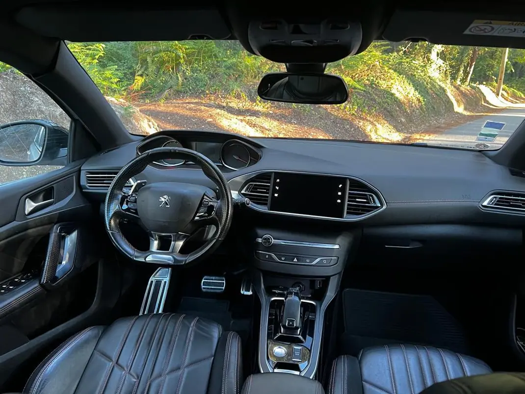 Peugeot 308 SW 2020 - 15500 EUR, 170000 km - AUTO.MOTO.pt - 170000km - foto 7 de 12