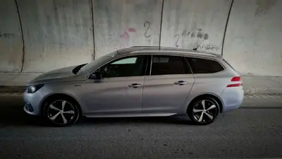 Peugeot 308 SW 2018 - 15800 EUR, 139000 km - AUTO.MOTO.pt - 139000km - foto 6 de 26