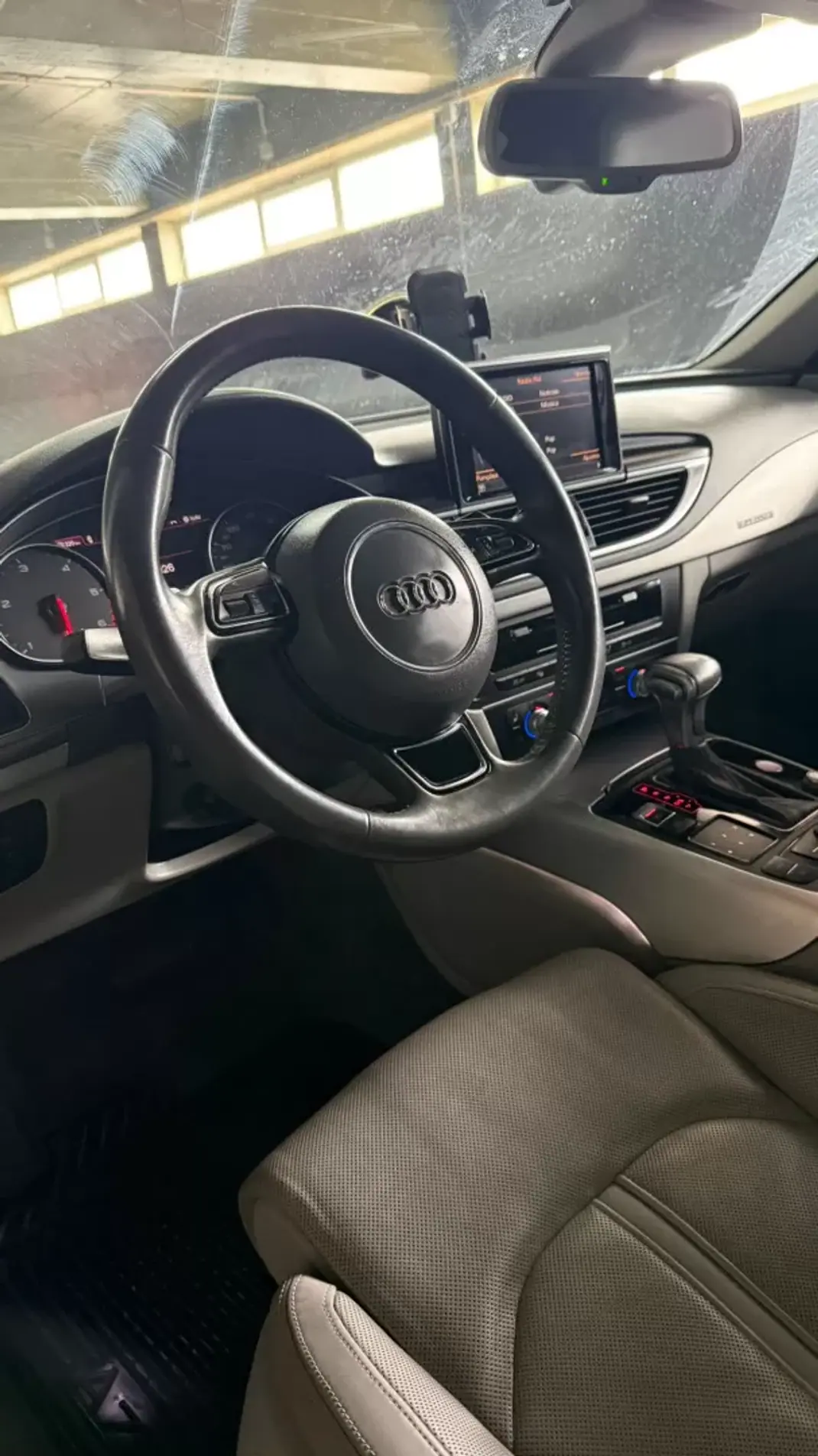 Audi A7 Sportback 2012 - 22000 EUR, 448000 km - AUTO.MOTO.pt - 448000km - foto 7 de 15