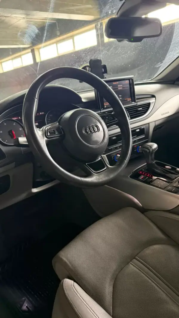 Audi A7 Sportback 2012 - 22000 EUR, 448000 km - AUTO.MOTO.pt - 448000km - foto 7 de 15