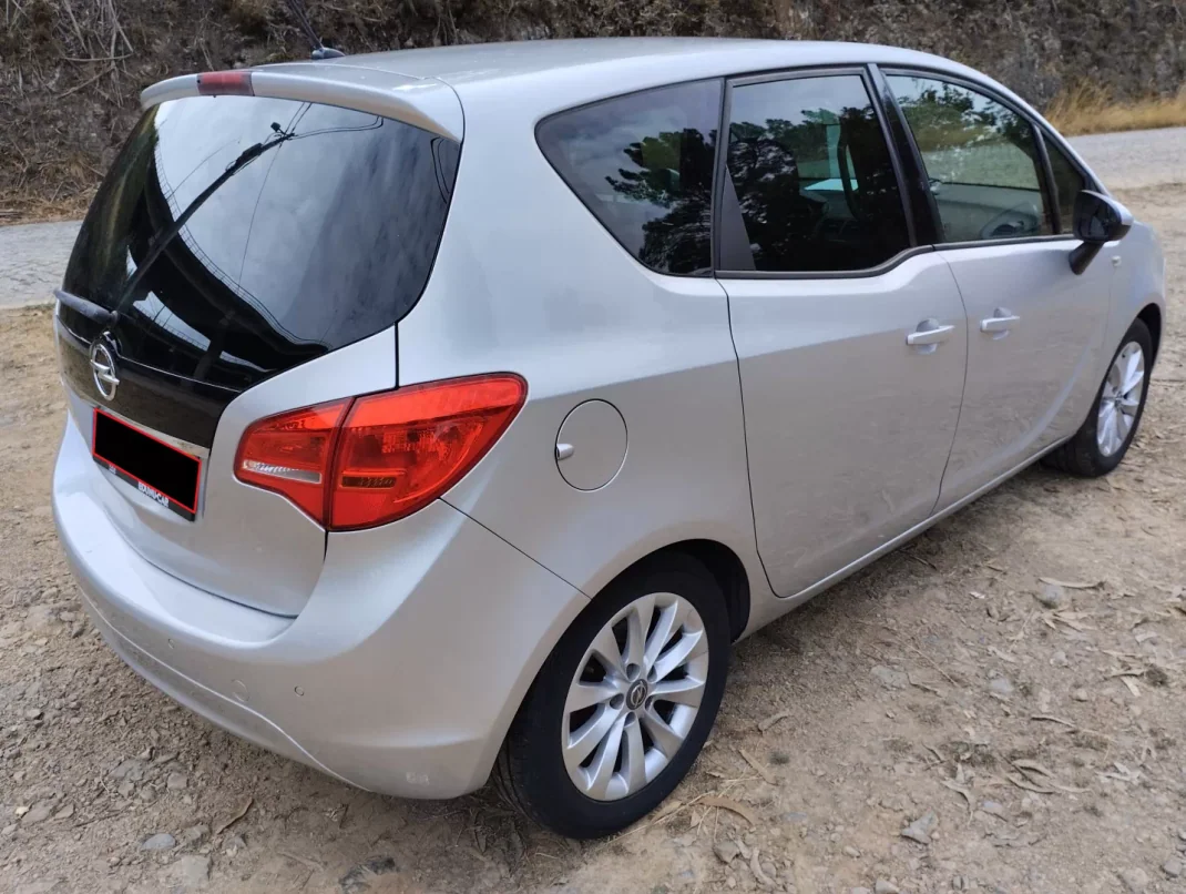 Opel Meriva 2015 - 8950 EUR, 190000 km - AUTO.MOTO.pt - 190000km - foto 8 de 30