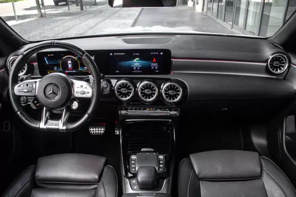 Mercedes-Benz CLA 35 AMG 2022 - 41990 EUR, 111659 km - AUTO.MOTO.pt - 111659km - foto 37 de 49