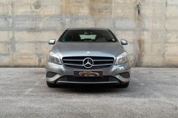 Mercedes-Benz A 180 2013 - 10990 EUR, 215000 km - AUTO.MOTO.pt - 215000km - foto 3 de 34