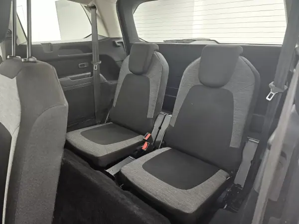 Citroën C4 Grand Picasso 2018 - 13650 EUR, 245556 km - AUTO.MOTO.pt - 245556km - foto 21 de 43