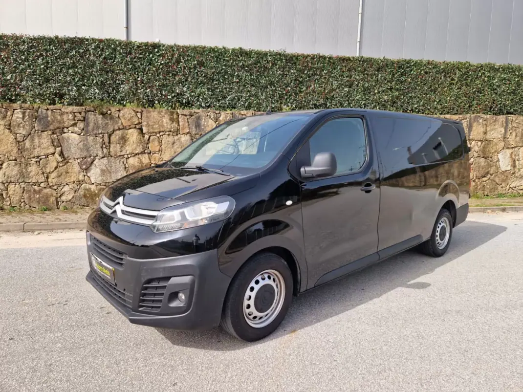 Citroën Jumpy 2017 - 13750 EUR, 245000 km - AUTO.MOTO.pt - 245000km - foto 1 de 10
