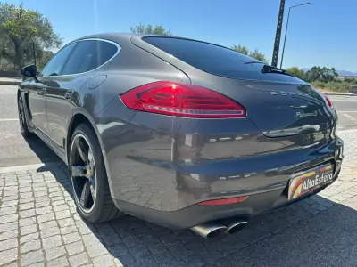 Porsche Panamera 2015 - 39900 EUR, 124815 km - AUTO.MOTO.pt - 124815km - foto 6 de 41