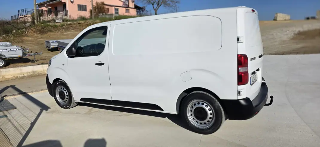 Peugeot 2019 - 16900 EUR, 130000 km - AUTO.MOTO.pt - 130000km - foto 3 de 11