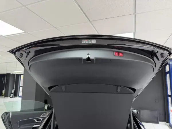 Mercedes-Benz AMG GT 2025 - 140000 EUR, 8886 km - AUTO.MOTO.pt - 8886km - foto 61 de 74