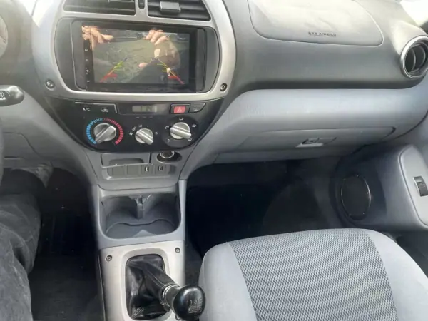 Toyota RAV4 2002 - 11450 EUR, 350453 km - AUTO.MOTO.pt - 350453km - foto 7 de 9