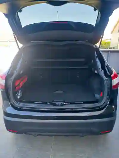 Nissan Qashqai 2016 - 14000 EUR, 138030 km - foto 5 de 8