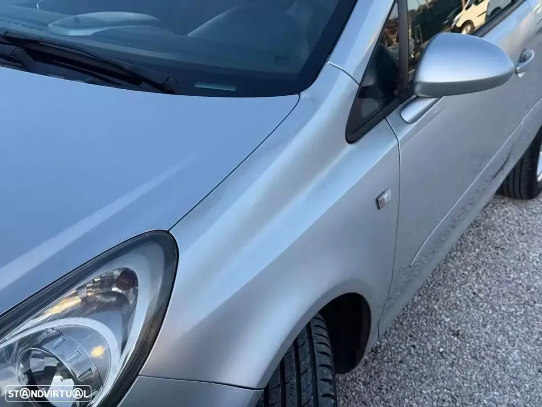 Opel Corsa van Ac 1.3 cdti 2007 - 4450 EUR, 139900 km - AUTO.MOTO.pt - 139900km - foto 8 de 17