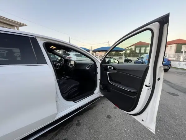 Kia ProCeed 2022 - 19450 EUR, 92000 km - AUTO.MOTO.pt - 92000km - foto 31 de 51