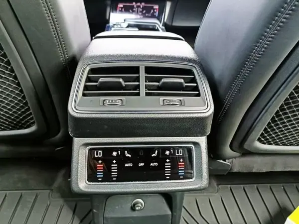Audi e-tron 2020 - 31000 EUR, 110869 km - AUTO.MOTO.pt - 110869km - foto 20 de 29