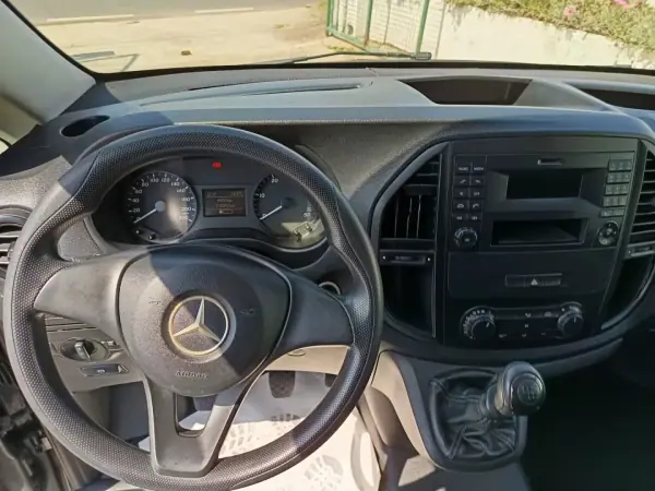 Mercedes-Benz Vito Tourer 2018 - 20324 EUR, 210000 km - AUTO.MOTO.pt - 210000km - foto 6 de 9