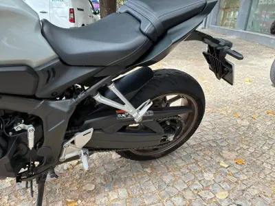 Honda Cb 2024 - 7850 EUR, 18290 km - foto 5 de 15