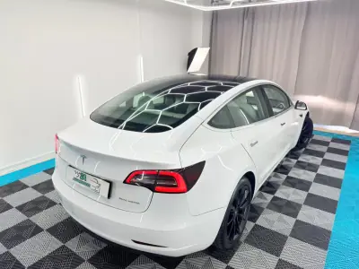 Tesla Model 3 2020 - 24500 EUR, 134000 km - AUTO.MOTO.pt - 134000km - foto 8 de 21