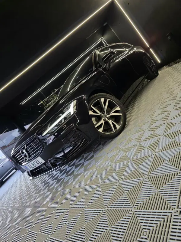 Volvo V60 2021 - 30750 EUR, 99000 km - AUTO.MOTO.pt - 99000km - foto 8 de 24