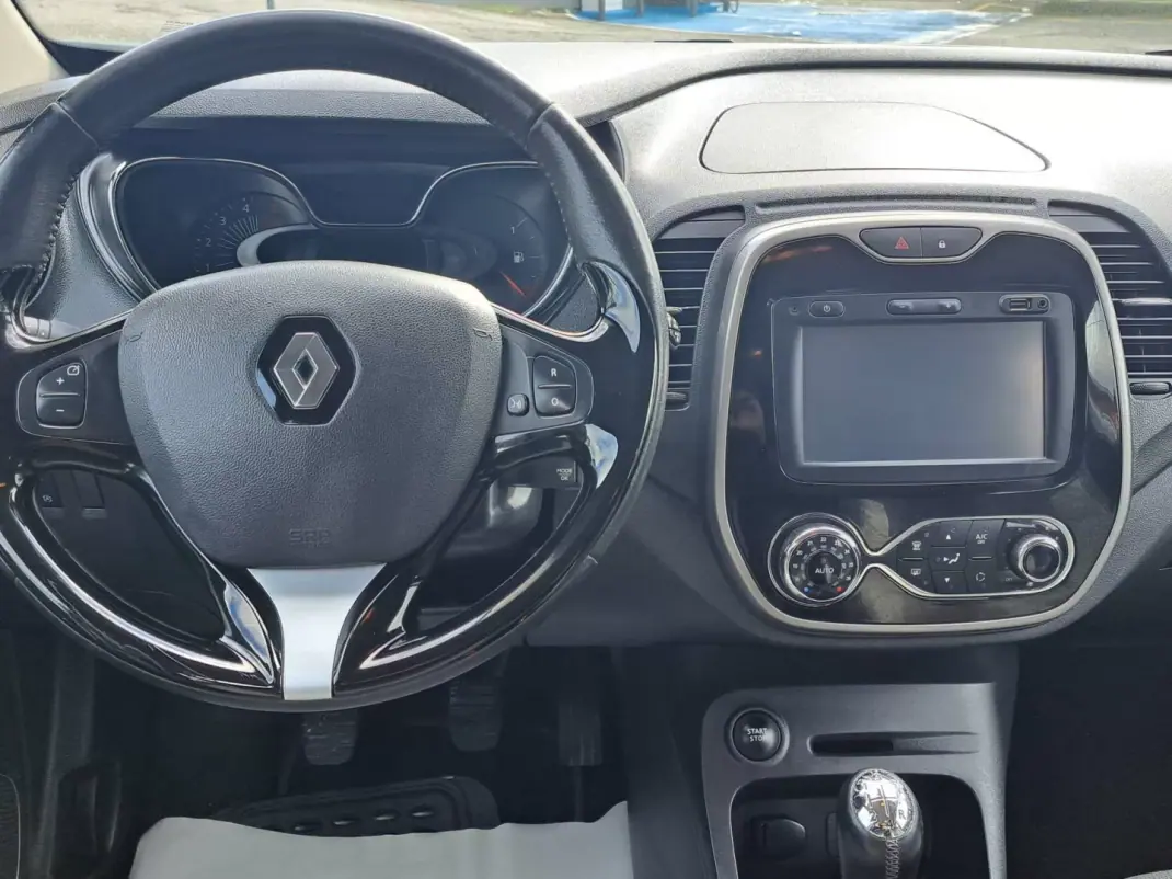 Renault Captur 2016 - 11450 EUR, 165268 km - AUTO.MOTO.pt - 165268km - foto 12 de 41