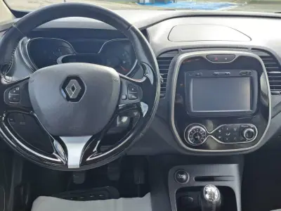 Renault Captur 2016 - 11450 EUR, 165268 km - AUTO.MOTO.pt - 165268km - foto 12 de 41